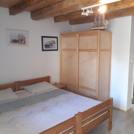 Apartmani Sanja シベニク エクステリア 写真