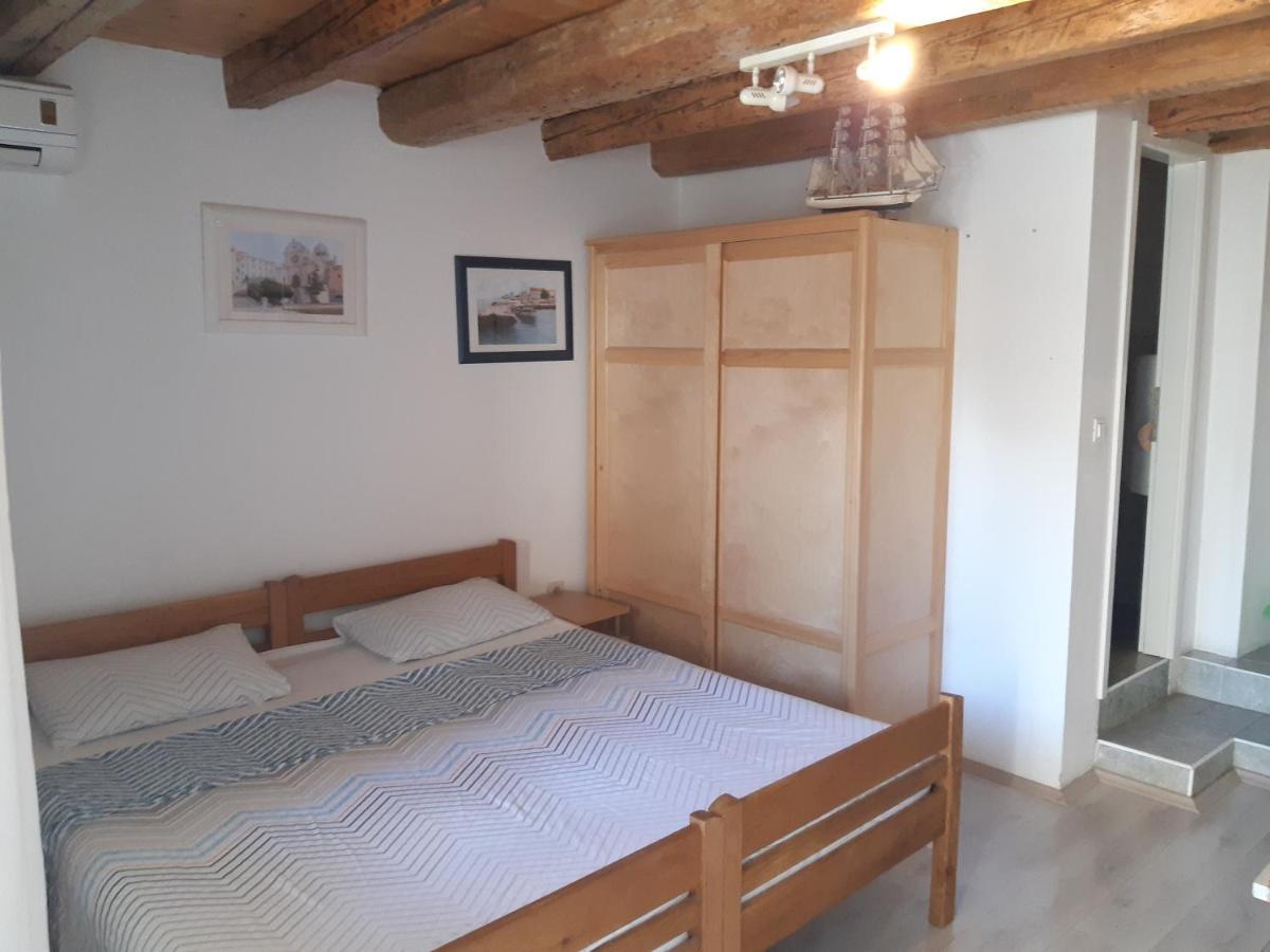 Apartmani Sanja シベニク エクステリア 写真